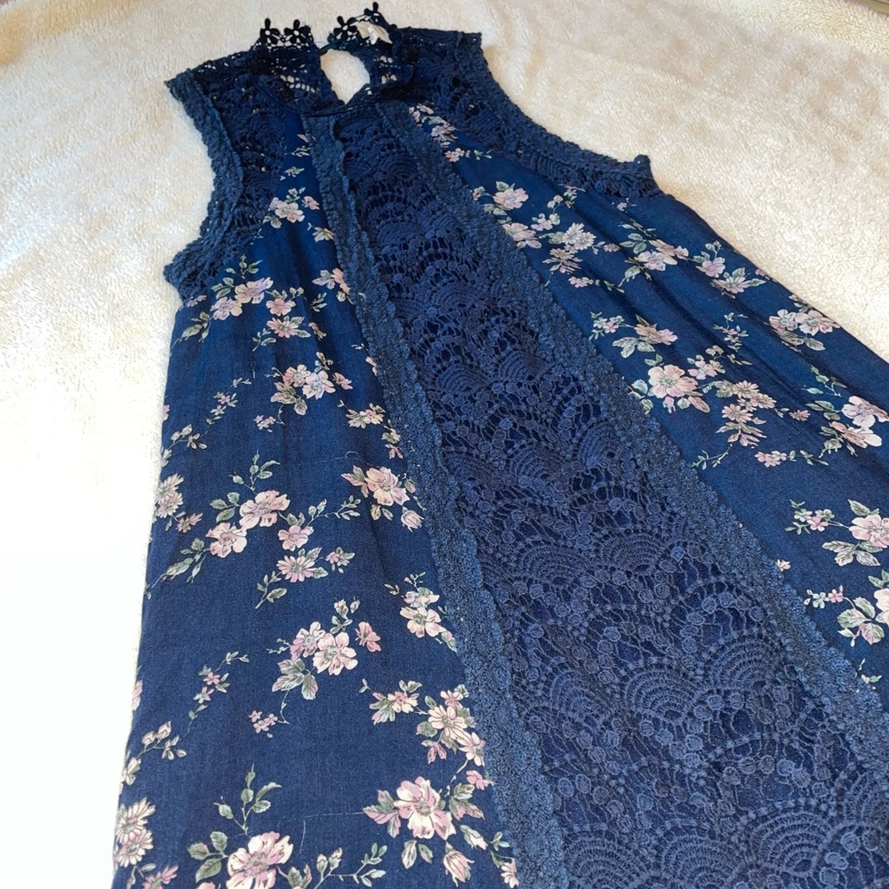 Navy blue midi dress, with lace detailing from Entro in the size small. - Picture 3 of 3